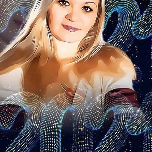 Poshmark profile picture for @kol